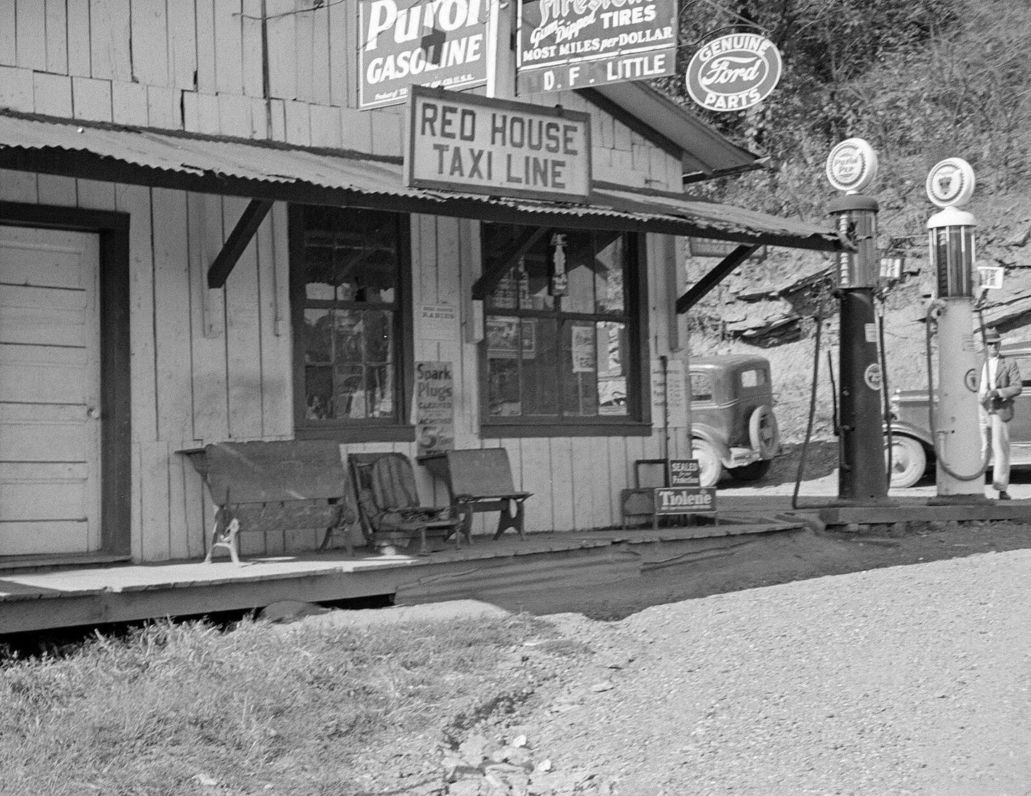 1935 Red House Taxi Line Red House Wv Vintage Print 300 Piece Jigsaw Puzzle