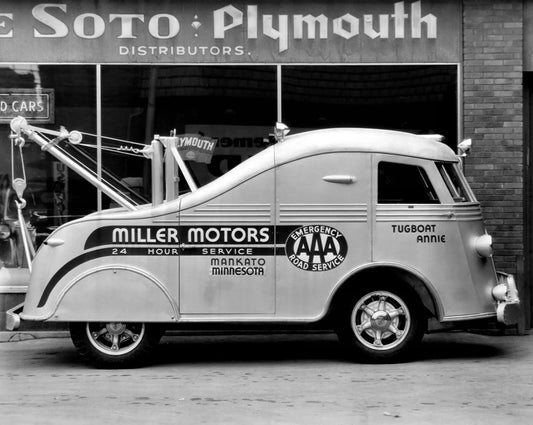 1937 Auto Club Harvester Tow Truck Vintage Retro Picture Keychain