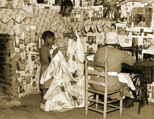 1937 Sewing A Quilt Gees Bend Alabama Vintage Old 300 Piece Jigsaw Puzzle