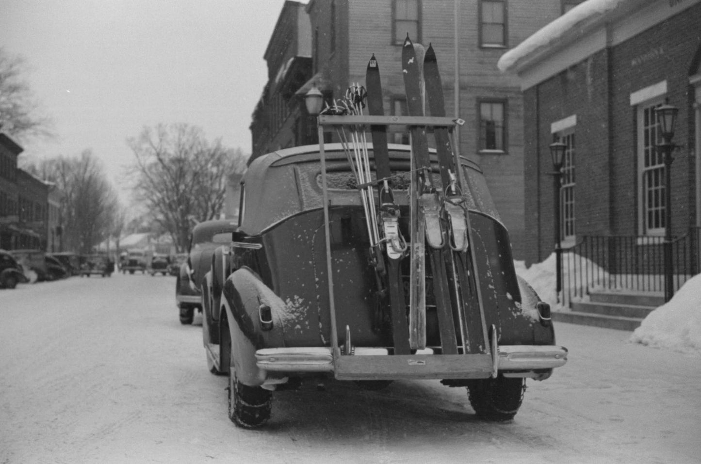 1939 Car Going To Ski Slopes Woodstock Vermont Vintage Old Keychain