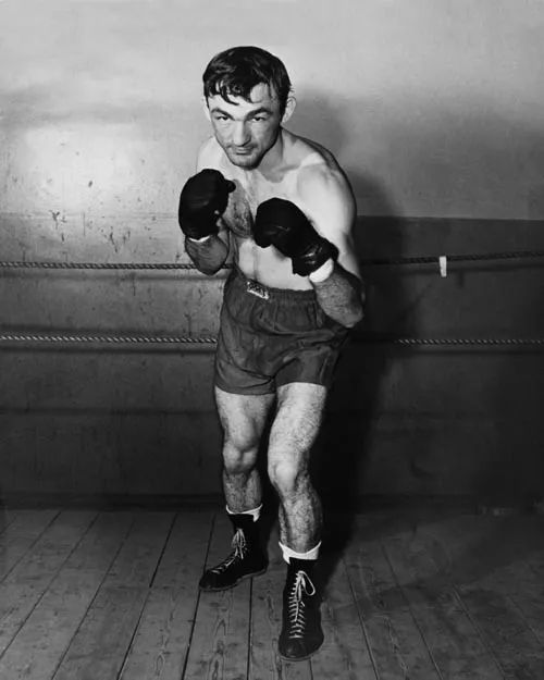 1940S American Boxer Carmen Basilio Glossy Boxing Keychain Pose Print