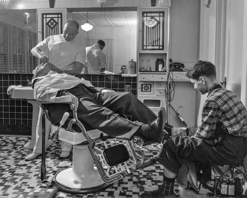 1940S Barber Shop Shave Classic Vintage Retro Picture Photo