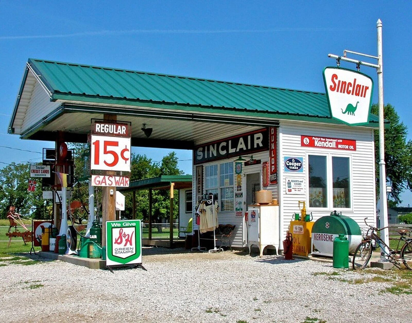 1940S Sinclair Gas Station Gas War Classic Retro 1324X3619 300 PCS Jigsaw Puzzle