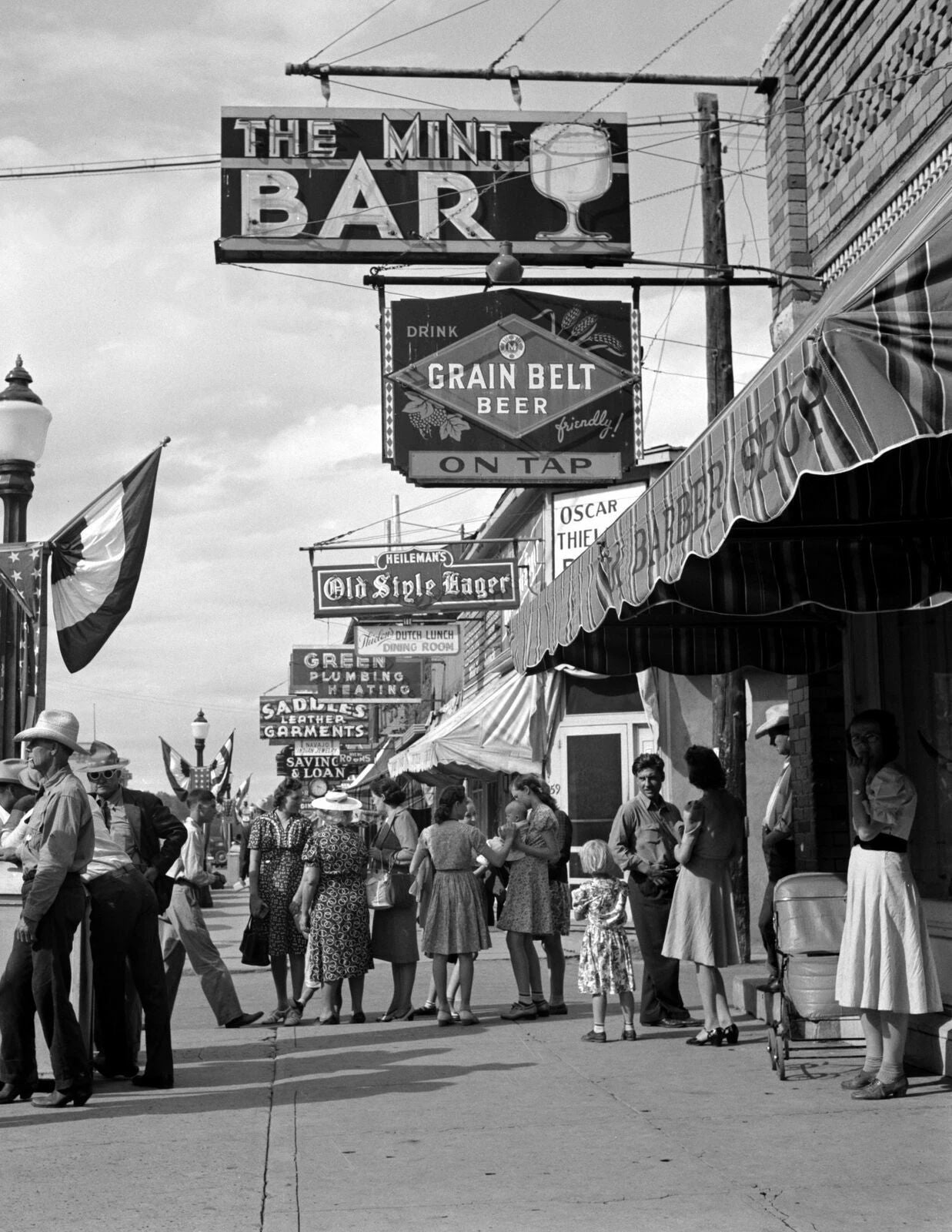 1941 Main Street Sheridan Wyoming Vintage Old Photo Reprint