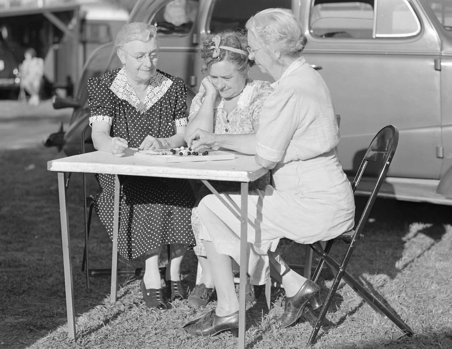 1941 Old Women Playing Chinese Checkers Sarasota Fl Retro Keychain Print