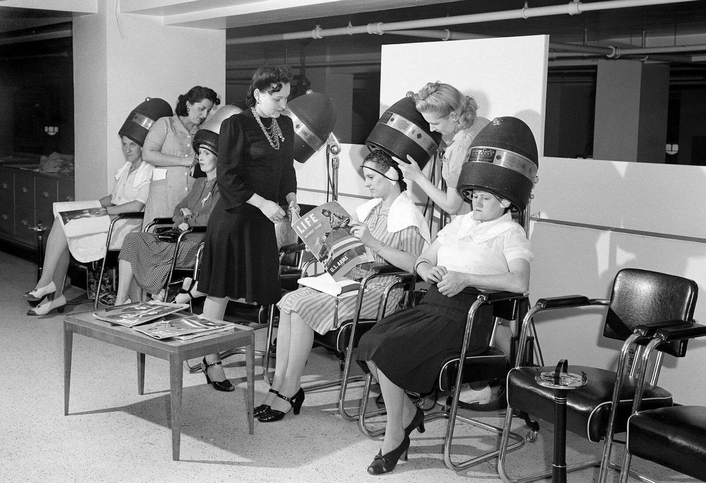 1941 Women At The Beauty Salon Shop Detroit Mi Old Magnet Reprint