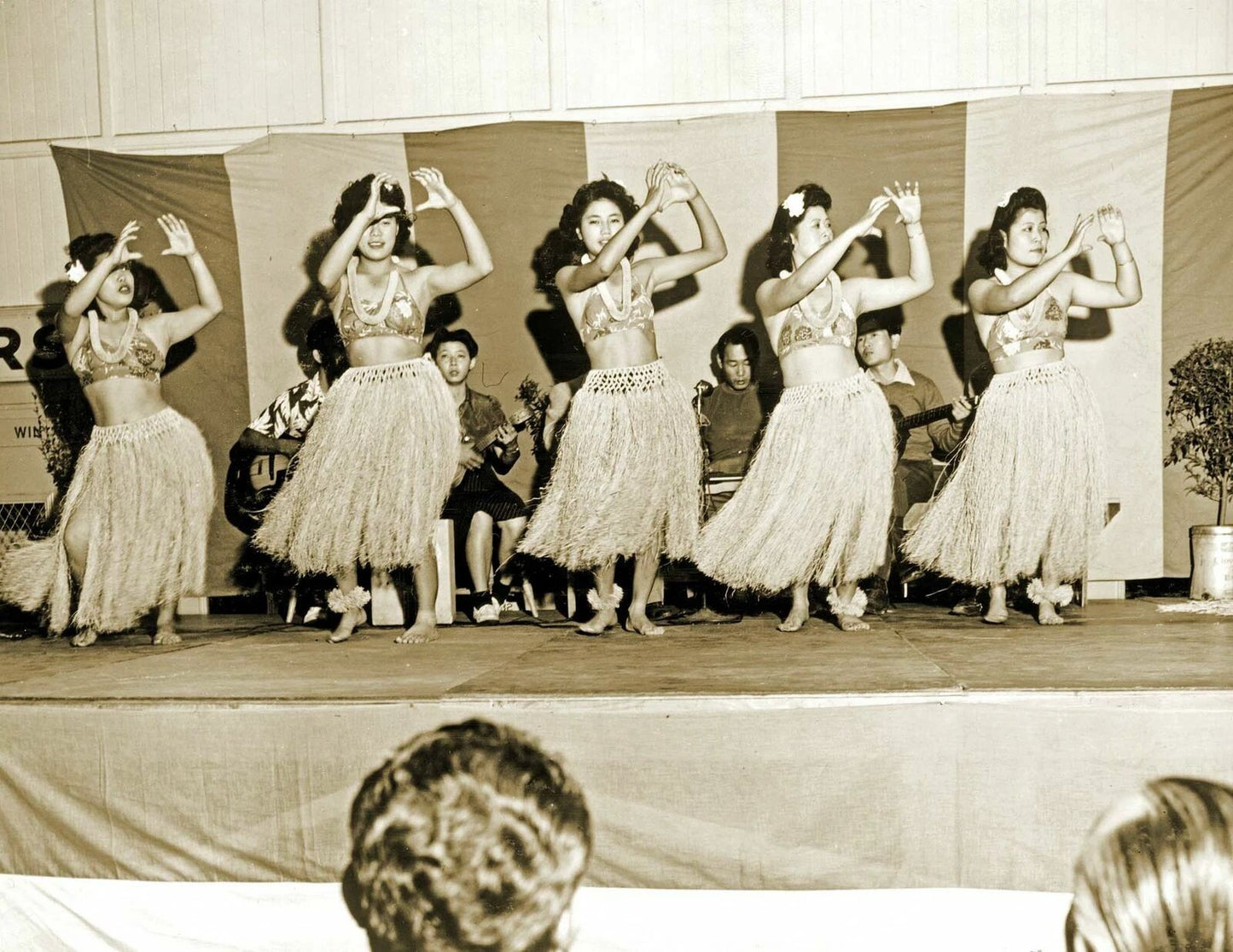 1942 Hula Dancers On Stage California Vintage Old Keychain Reprint