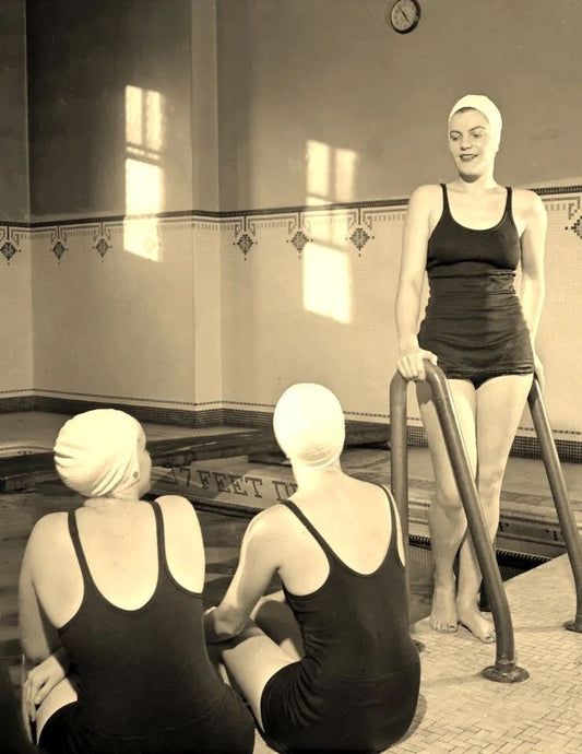 1942 Nursing Students Going For A Swim New York Vintage Picture Photo