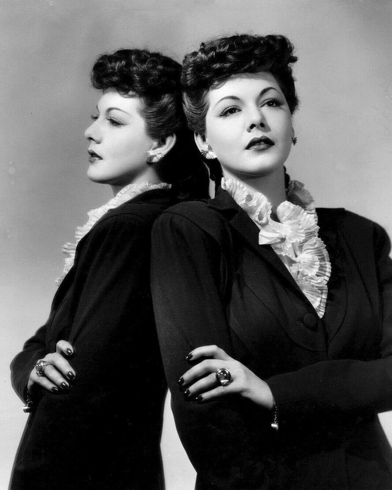 1943 Maria Montez Leaning On A Mirror Classic Hollywood Picture Magnet