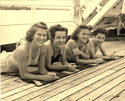 1945 Navy Nurses Sunbathing On A Ship Deck Retro Vintage Picture Magnet