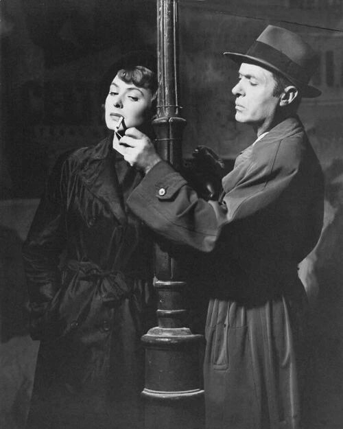 1948 Film Arch Of Triumph Glossy Photo Ingrid Bergman And Charle Boyer