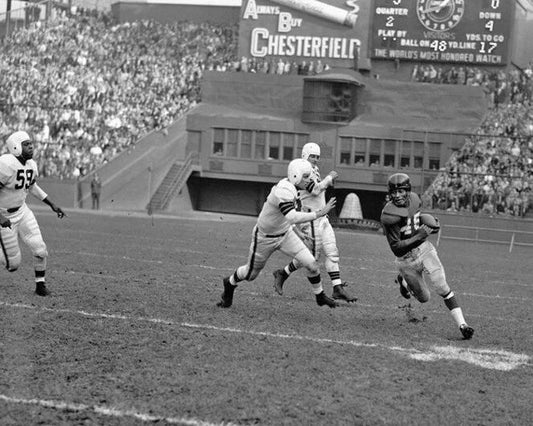 1950 New York Giants Emlen Tunnell Vs Cleveland Browns Glossy Magnet Print