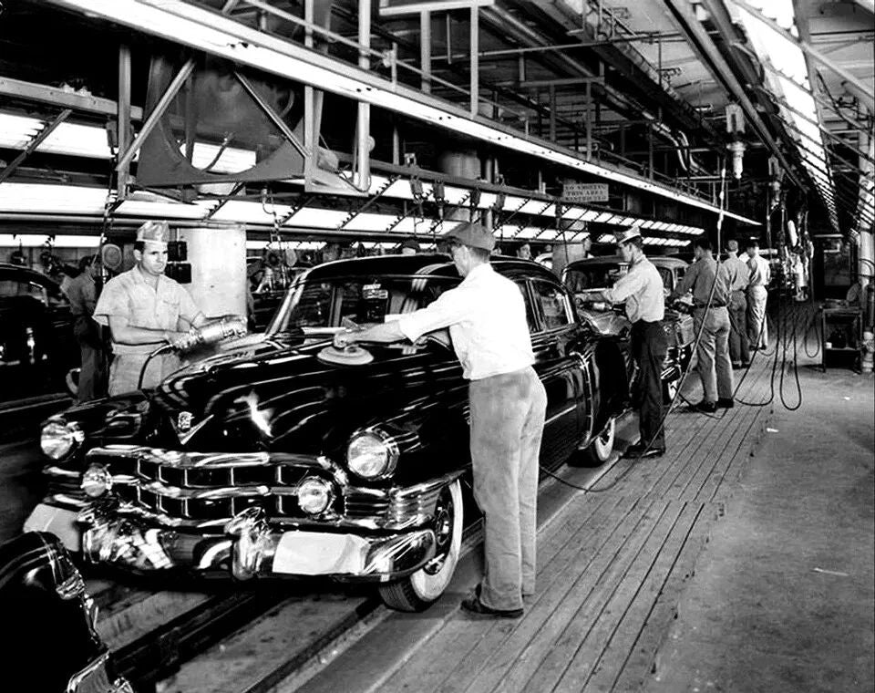 1950S Cadillac Factory Assembly Line Classic Vintage Car Keychain Picture