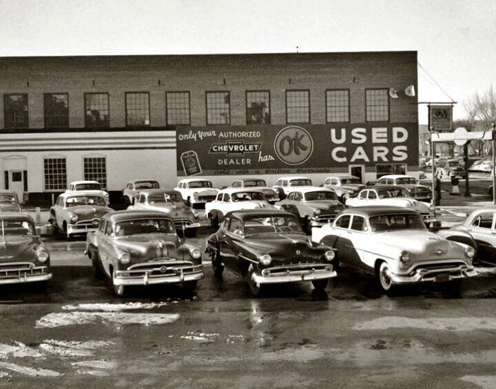 1950S Chevy Ok Used Car Lot Classic American Cars Retro Picture Keychain