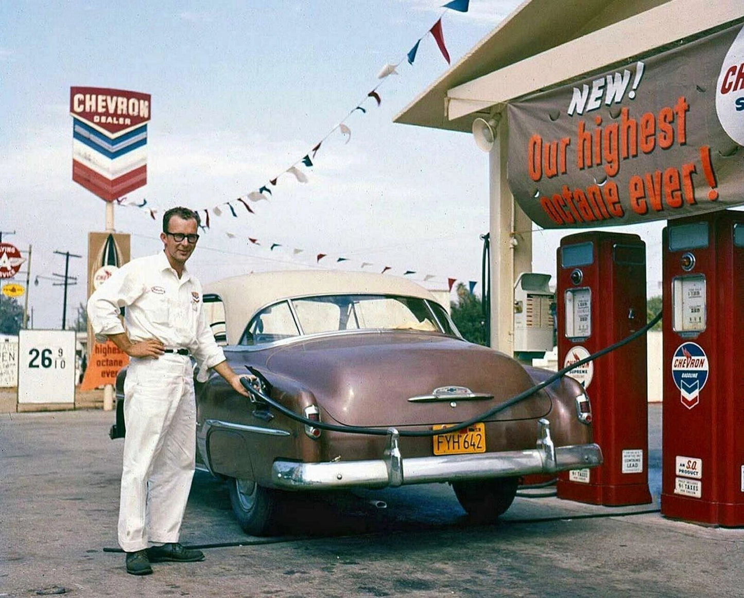 1951 Chevron Gas Station & Attendant Classic American Historic Picture Magnet