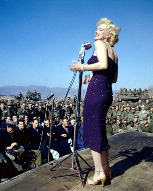 1954 American Model Marilyn Monroe Glossy Magnet Army Print Korea Magnet