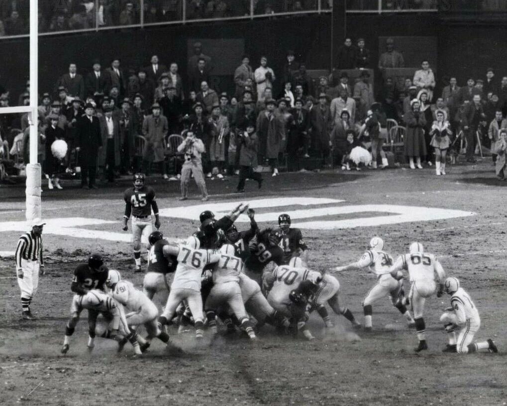 1958 Baltimore Colts Field Goal Team Keychain Football Picture Nfl