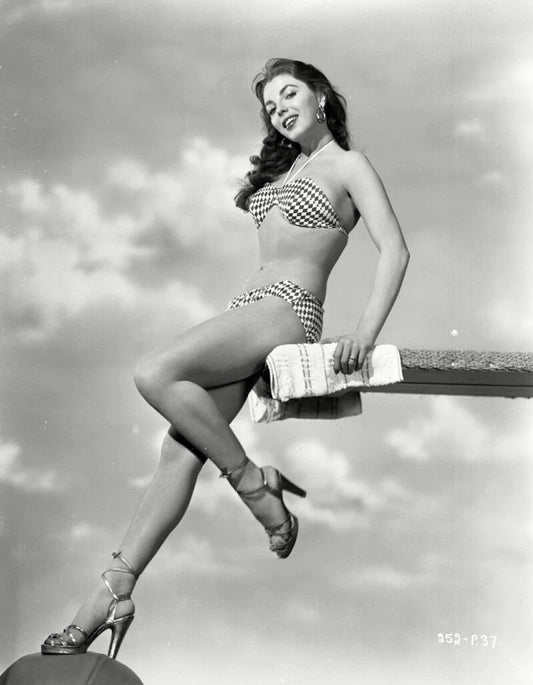 1960S Actress Joan Collins Swimsuit Pin Up Picture Keychain Image Print 5 X 7