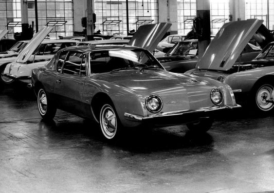 1962 Studebaker Avanti Showroom Classic Cars Poster 300 Piece Jigsaw Puzzle