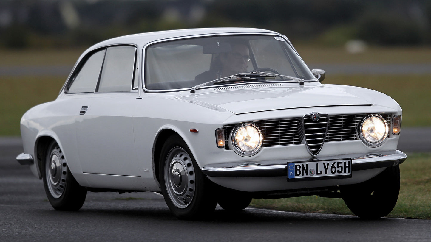 Alfa Romeo Giulia Sprint Gt Hd Art Keychain