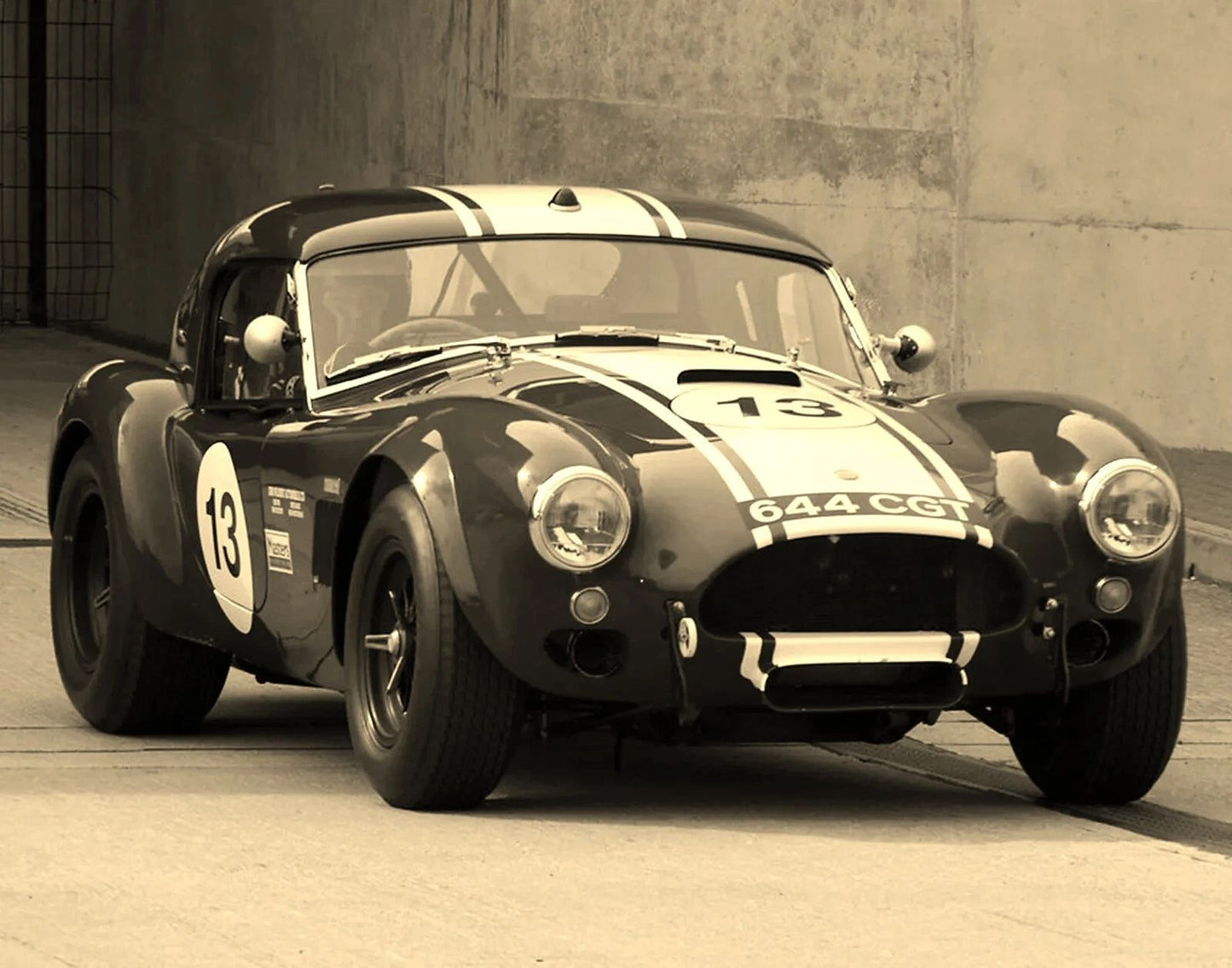 1963 Ac Cobra Silverstone Classic Vintage Retro Car Picture Keychain