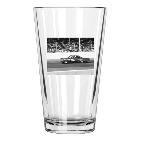 1964 Ford Galaxie Cale Yarborough Photo Darlington Pint Beer Drinking Glass