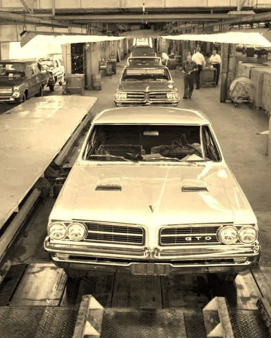 1964 Pontiac Gto Assembly Classic Car Vintage Picture Keychain