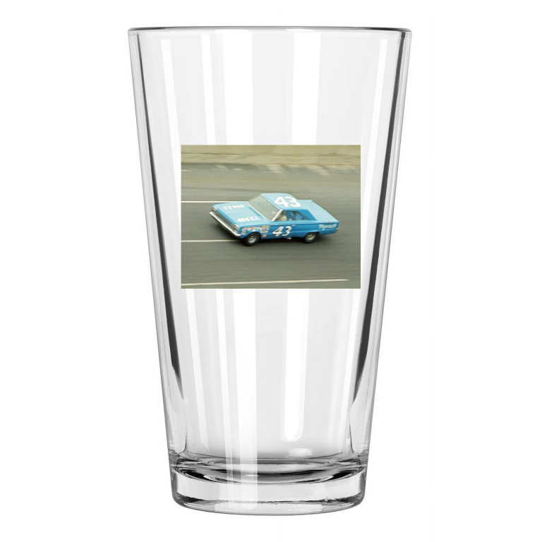 1966 Nascar Richard Petty Photo Daytona 500 Plymouth Pint Beer Drinking Glass