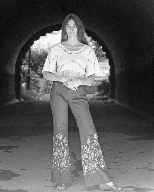 1968 Country Singer Emmylou Harris Glossy Photo Poster Western Music Print