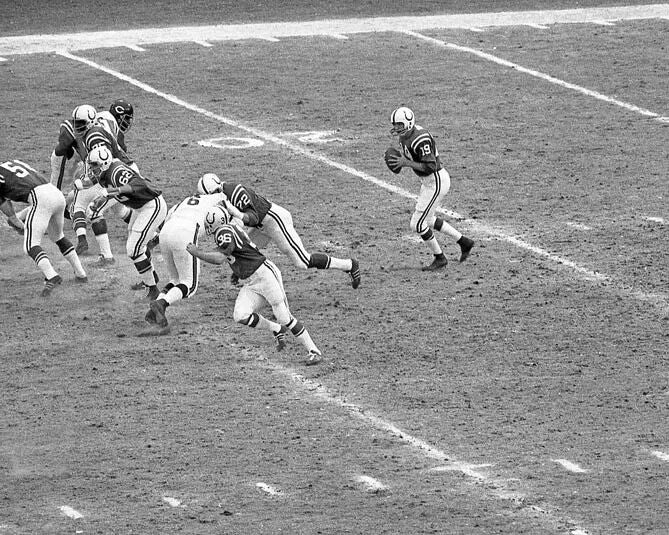 1970 Baltimore Colts Johnny Unitas Vs Bears Glossy Photo Print Poster