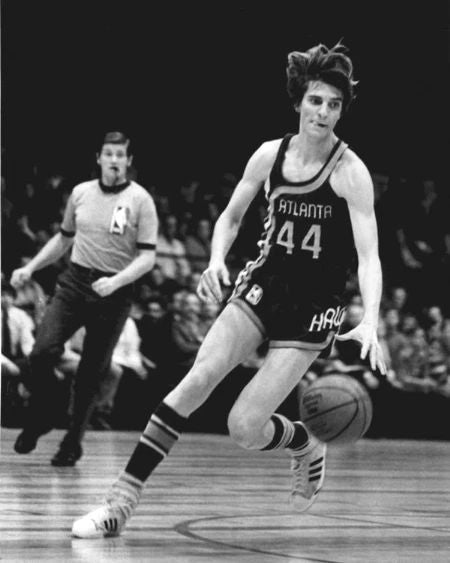 1971 Atlanta Hawks Pete Maravich 'Pistol Pete' Glossy Basketball Photo