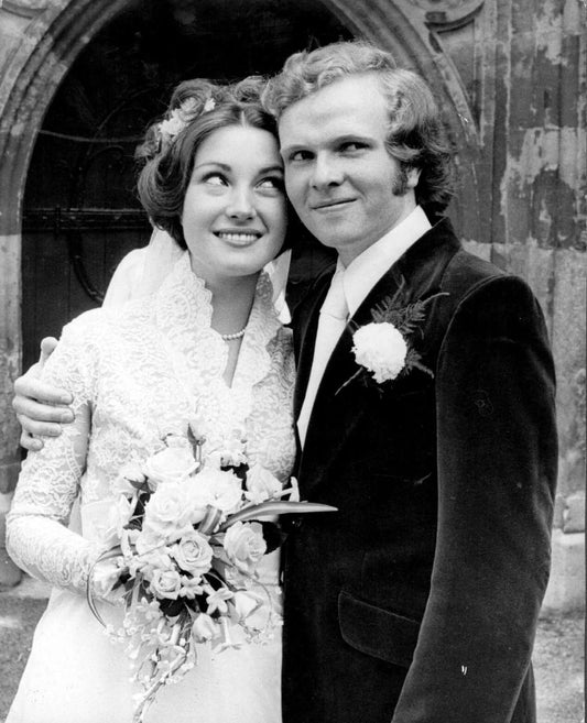 1971 British Actress Jane Seymour Old Magnet Picture Magnet Wedding Day