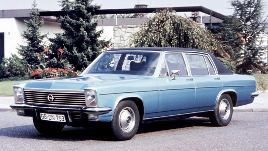 Opel Diplomat Hd (1) Art Keychain