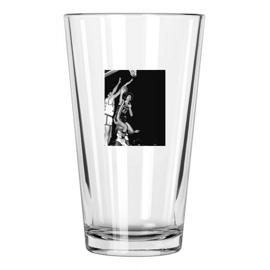 1972 Atlanta Hawks Pete Maravich 'Pistol Pete' Basketball Pint Beer Glass