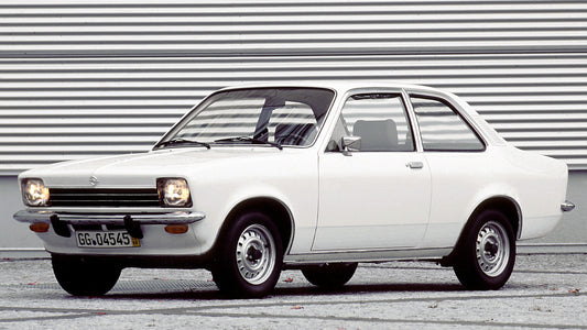 Opel Kadett Door Hd (1) Art Keychain