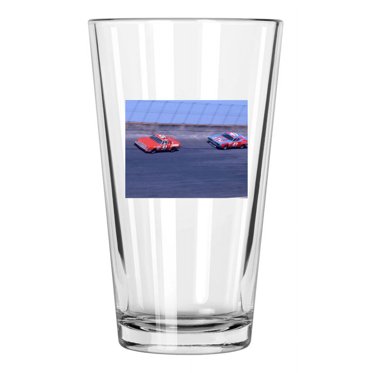 1977 Aj Foyt And Richard Petty Photo Daytona 500 Pint Beer Drinking Glass