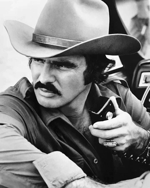 1977 Actor Burt Reynolds Glossy Photo 'Smokey And The Bandit' Print Poster
