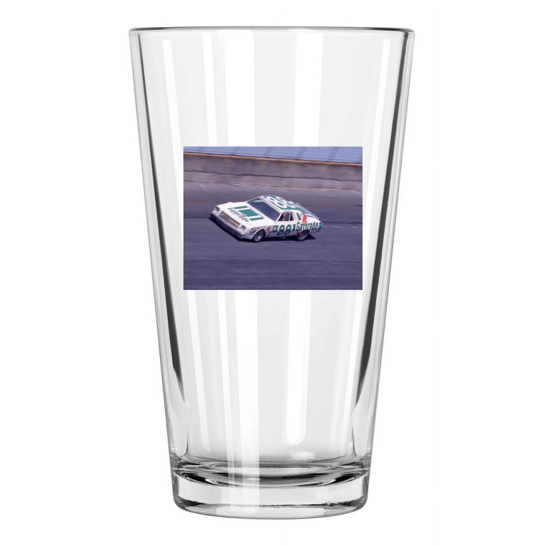 1977 Digard Chevy Darrell Waltrip Photo Daytona 500 Pint Beer Drinking Glass