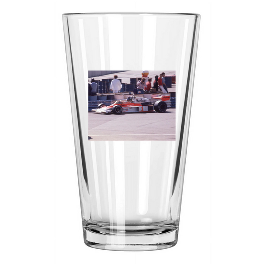 1977 Driver James Hunt U.S. Grand Prix West Mclaren Pint Beer Drinking Glass