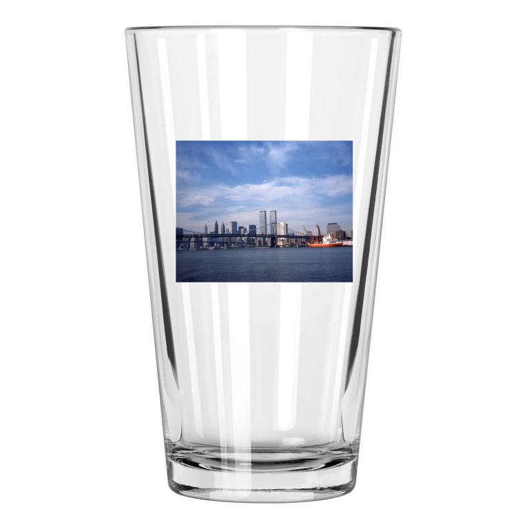 1977 Twin Towers World Trade Center Manhattan New York Pint Beer Drinking Glass