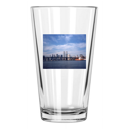 1977 Twin Towers World Trade Center Manhattan New York Pint Beer Drinking Glass