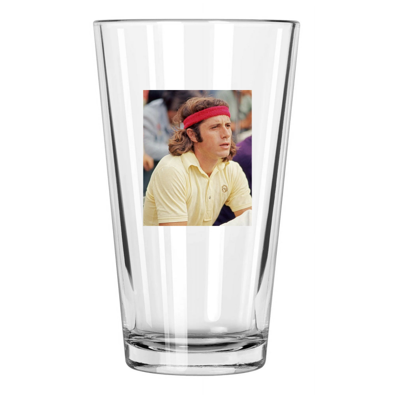 1977 Tennis Pro Guillermo Vilas Photo Wimbledon 1 Pint Beer Drinking Glass