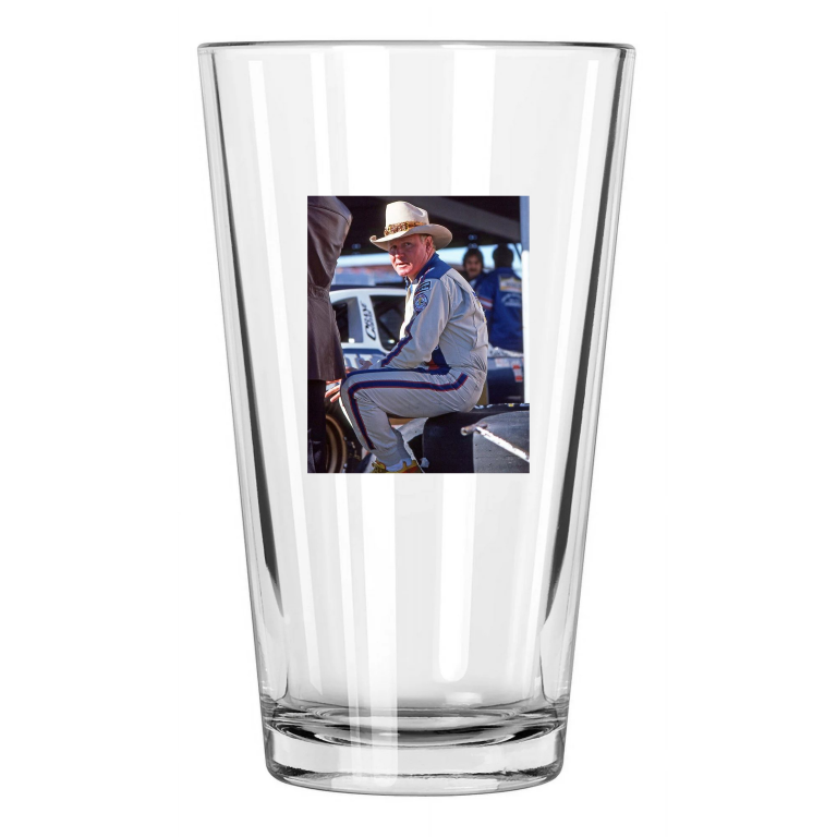 1979 Driver Cale Yarborough Photo Daytona Hof 2011 Pint Beer Drinking Glass