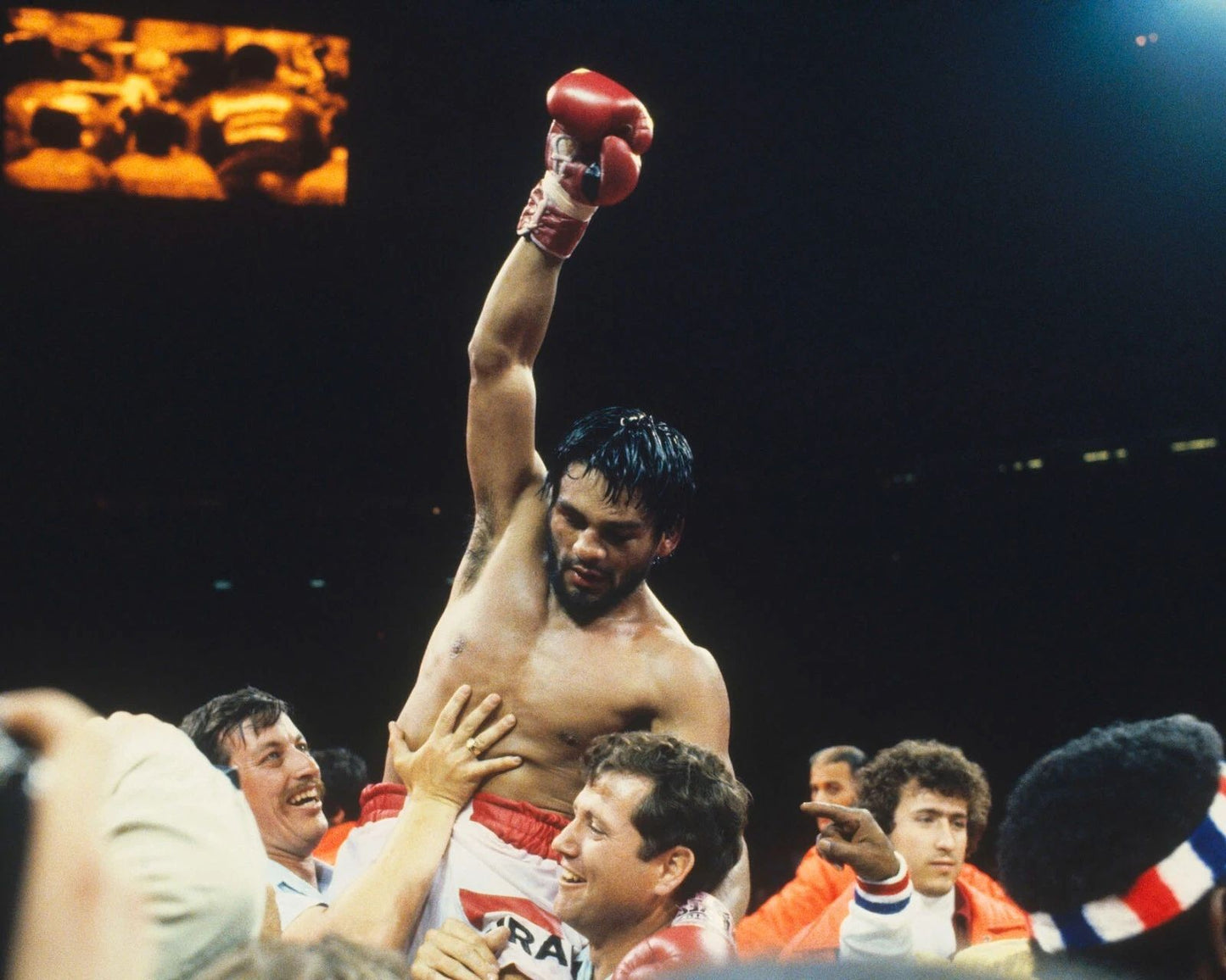 1980 Champion Roberto Duran Beating Sugar Ray Leonard Glossy Keychain Keychain 1
