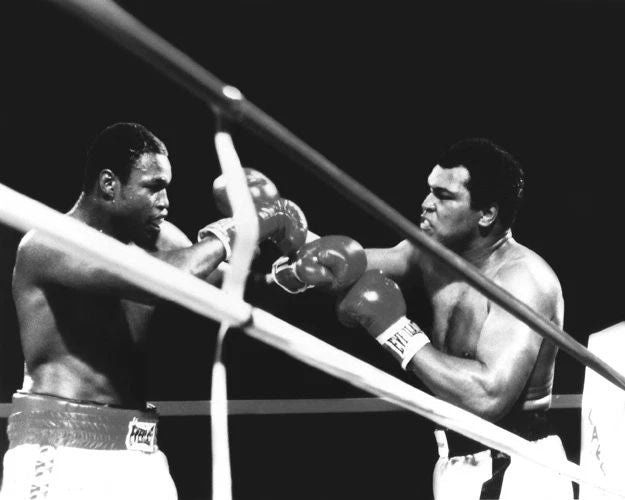 1980 Heavyweight Fight Larry Holmes Vs Muhammad Ali Glossy Keychain Keychain