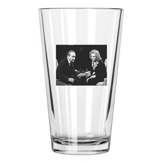 1980 Tv Interviewer Barbara Walters Photo Richard Nixon Pint Beer Drinking Glass