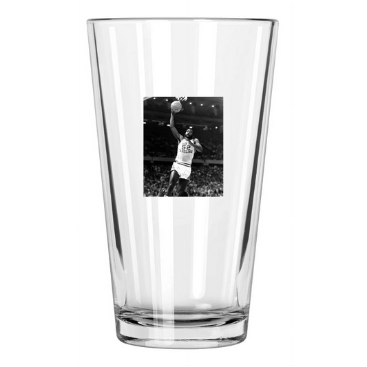 1981 North Carolina Tar Heels James Worthy Basketball Pint Beer Drinking Glass