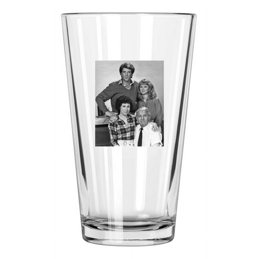 1982 Cheers Photo Ted Danson, Shelly Long, Rhea Perlman Pint Beer Drinking Glass