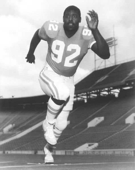 1982 Tennessee Volunteers Reggie White Glossy Magnet Ncaa College Print