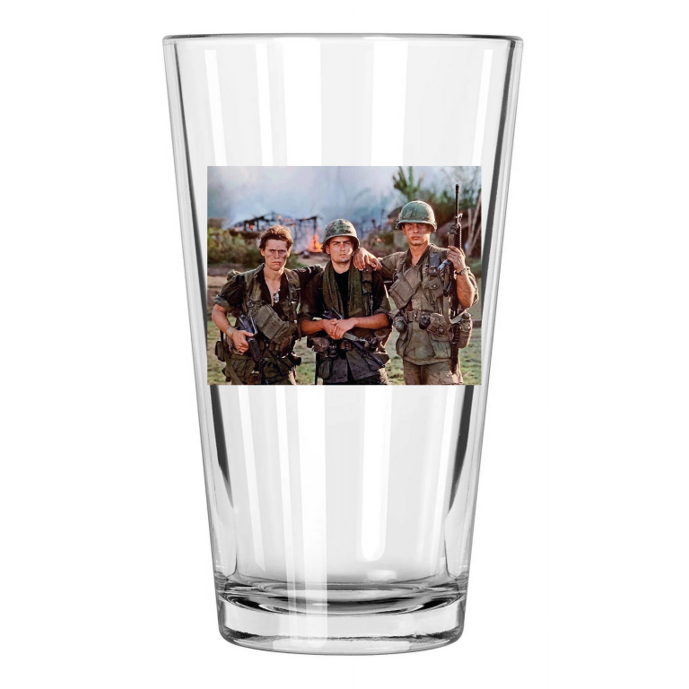 1986 War Film Platoon Photo Charlie Sheen, Tom Berenger Pint Beer Drinking Glass